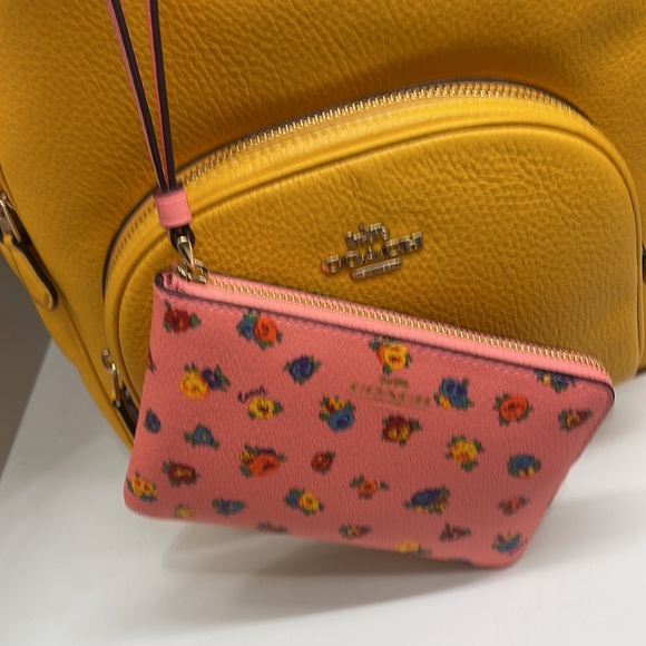 Coach Corner Zip Wristlet With Mini Vintage Rose Print Pink Lemonade Multi - Picture 3 of 16